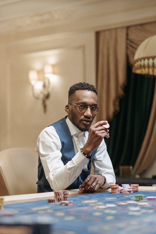 Debet Ja Kredit Pankkikortti: Erot, Hyödyt Ja Käyttöohjeet